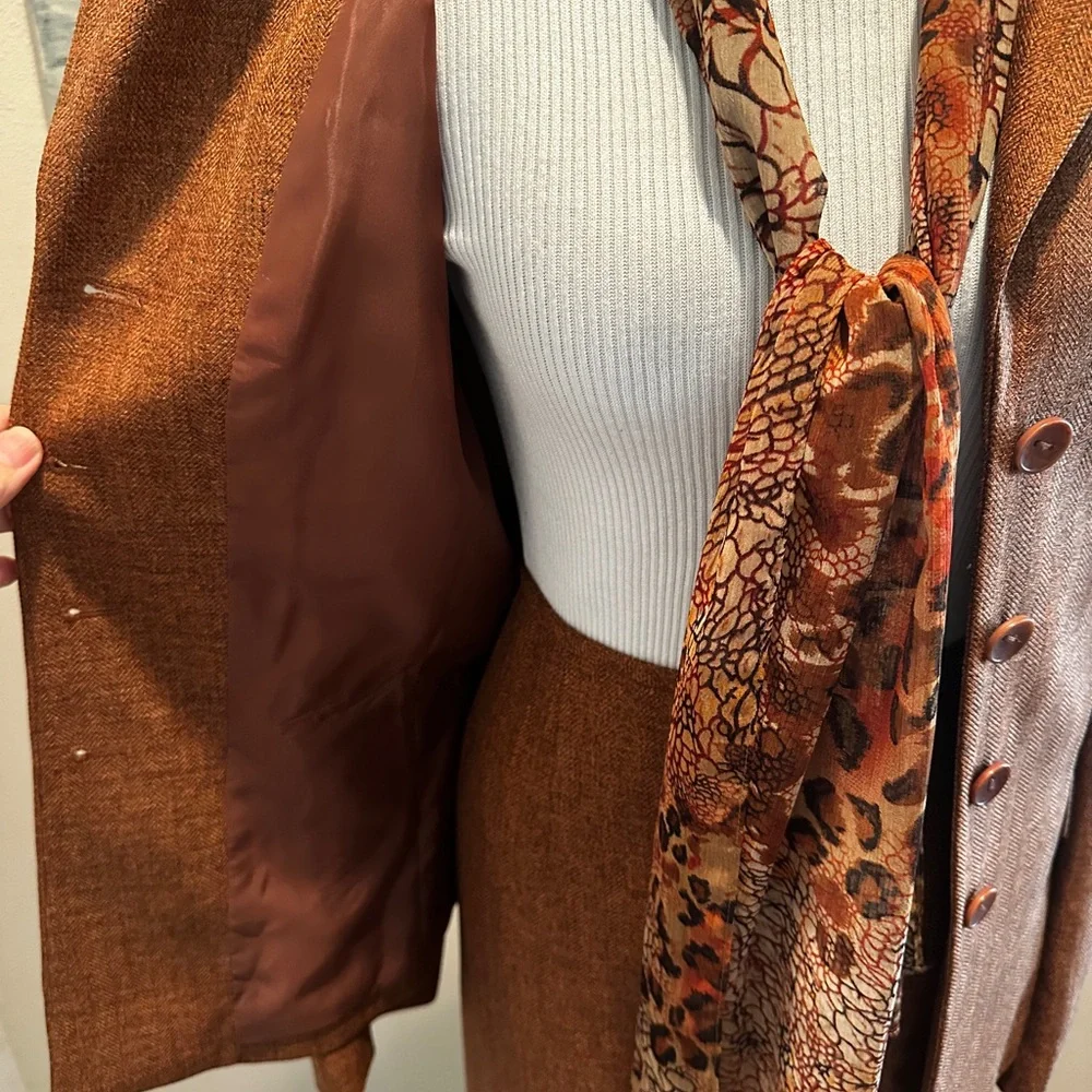 Le Suit Rust Brown Blazer and Skirt Set with Patterned Scarf (new) Size 14 - Picture 4 of 11